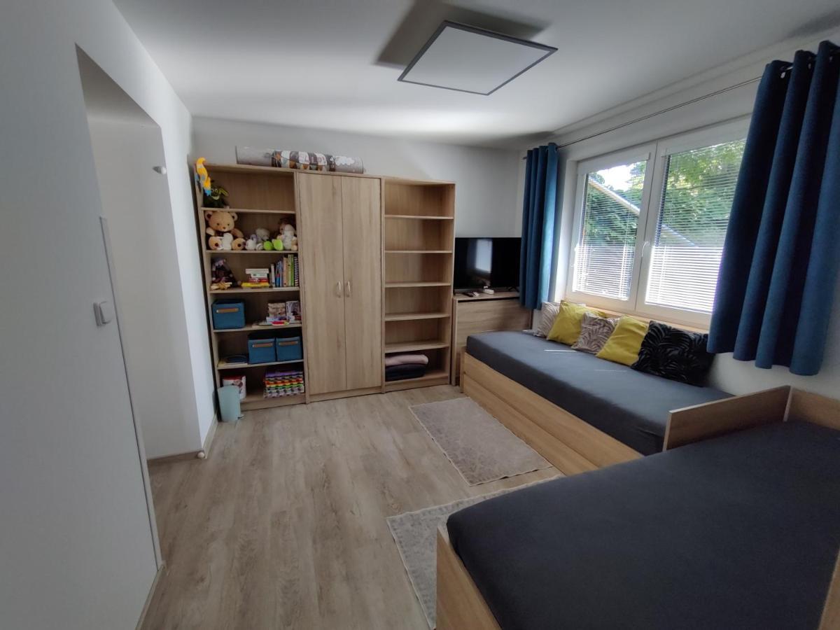 Apartman Pod Lipou - Samostatny Objekt Jaroměř Екстериор снимка