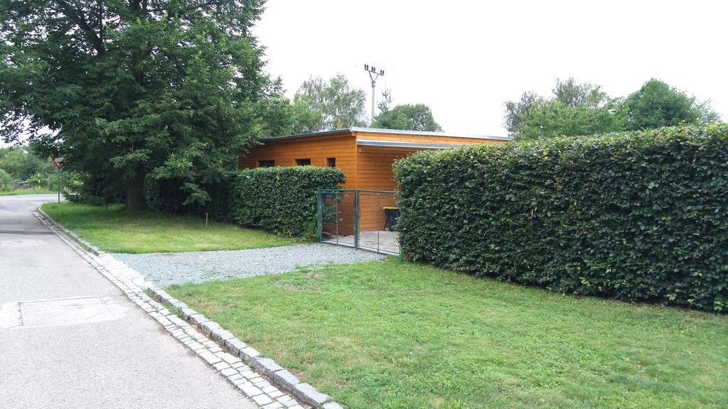Apartman Pod Lipou - Samostatny Objekt Jaroměř Екстериор снимка